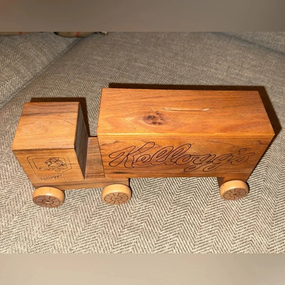 VTG Kellogg’s Cereal/Kellanova Toystalgia 1983 Wooden Train Coin/Piggy Bank Toy - Picture 2 of 9